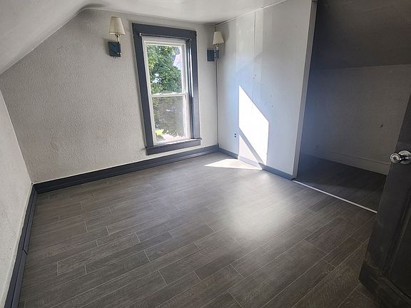 5th image of 550 E 5th St #2