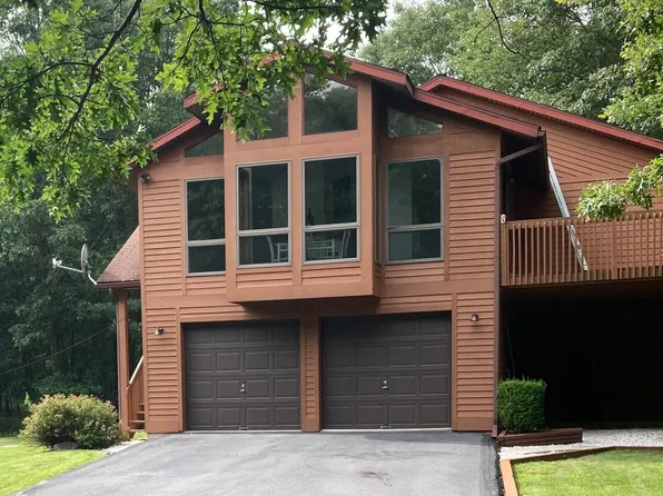 311 Meadow Run Rd, Wilkes Barre, PA 18702