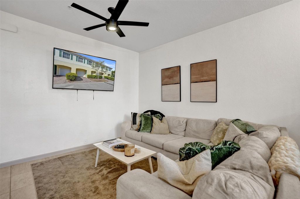 159 SW 7TH Court, photo 8