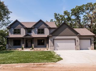 2562 Salem Heights Ln SW, Rochester, MN 55902