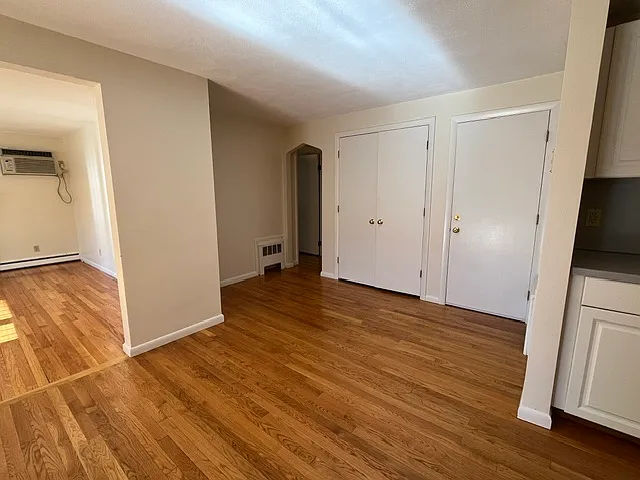 3 bed, 1000 sqft, $2,975 — Photo 4