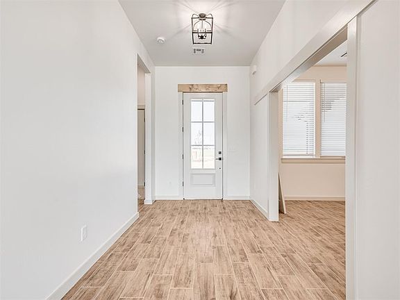 5th image of 508 Venetian Ave