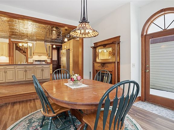 21st image of 160 Cuyler St
