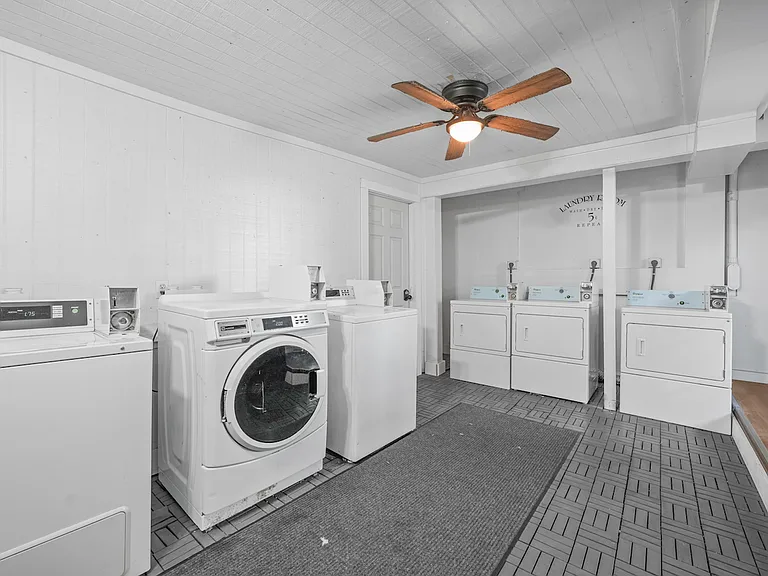 Hillwood Villas — Photo 11