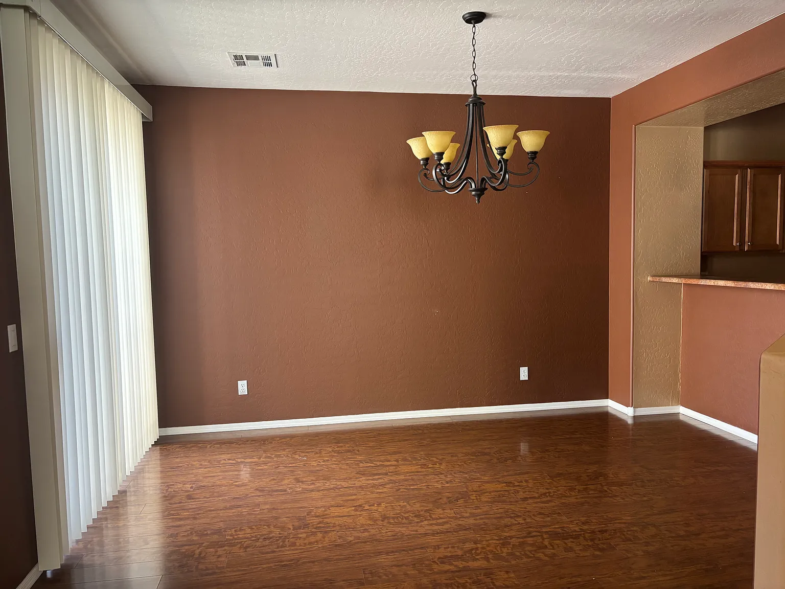 3 bed, 1586 sqft, $2,450 — Photo 4