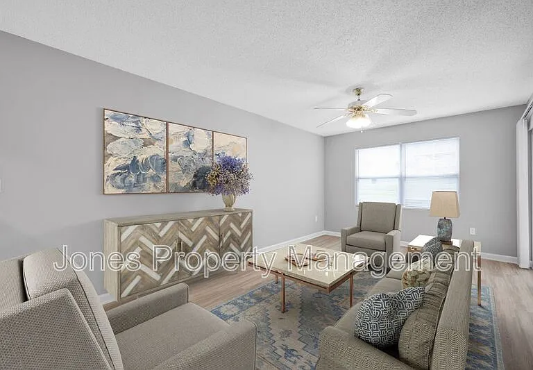 307 Country Club Dr NE — Photo 6