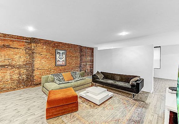 3rd image of 23 Cleveland Pl #1