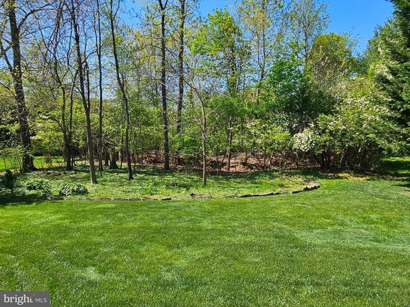 313 Crimson Ct, Warrington, PA 18976