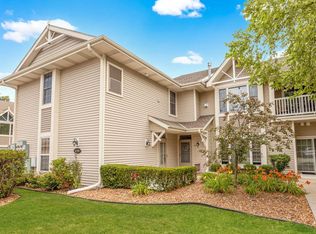 6180 Walnut Ln UNIT 84, Cudahy, WI 53110