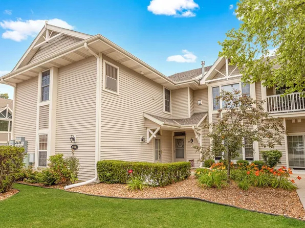 6180 Walnut LANE #84, Cudahy, WI 53110