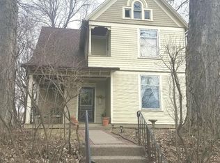619 Woodlawn Ave, Muscatine, IA 52761