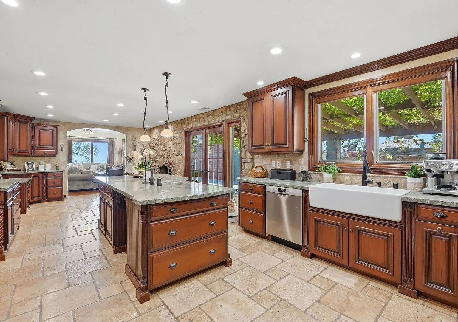 Luxury Custom Remodeled Home with Ocean & Mesa Views on 4.4 Acres in Elfin Forest Private Resort-... — Photo 4
