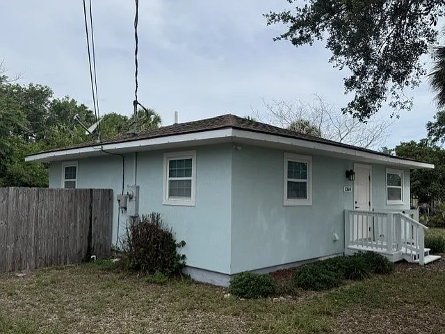 1360 Marshall Dr — Photo 2