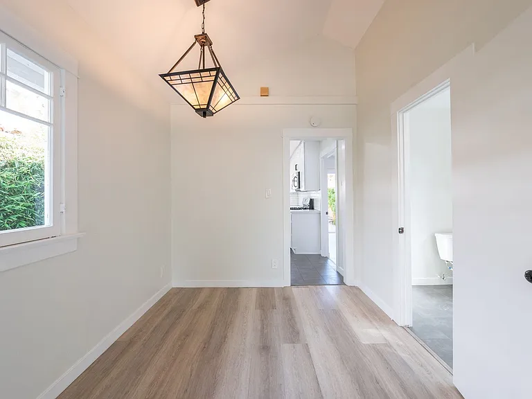 706 Marine St — Photo 11