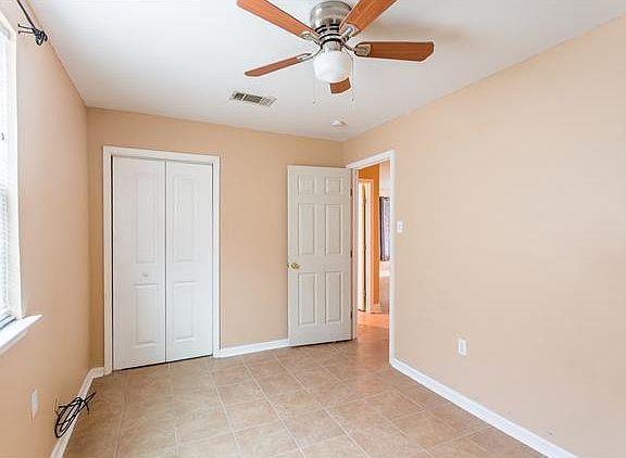 4th image of 1625 Plaza Dr