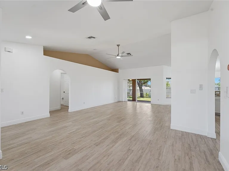 1309 SW 29th St — Photo 5