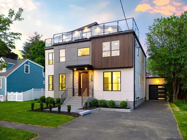 39 Spy Pond Pkwy, Arlington, MA 02474