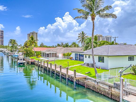 3rd image of 1170 Fairview Lane