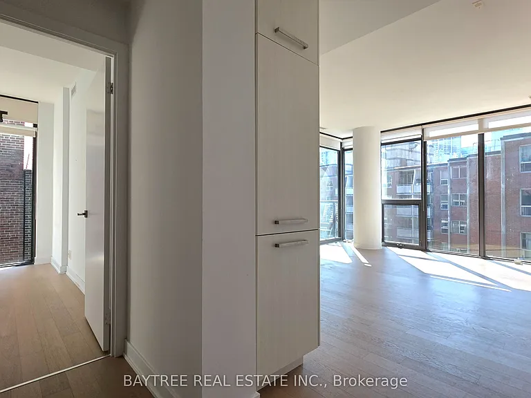 15 Beverley St #608 — Photo 8