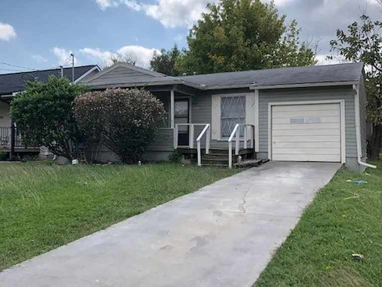 3103 Poplar St — Photo 1