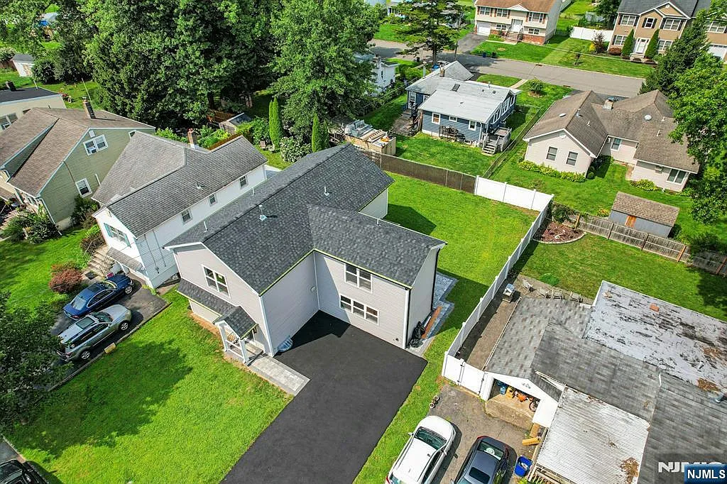 4 bed, 3.0 bath, $4,500 — Photo 4