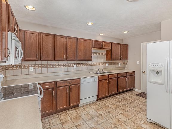 5th image of 436 Lochmere Dr #436