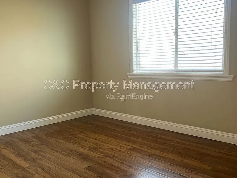 1445 1/2 S Sunol Dr — Photo 10
