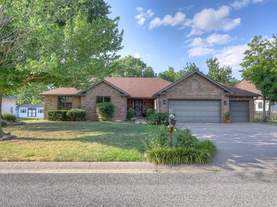 925 Gene Taylor Drive, Carthage, MO, 64836