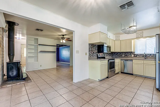 123 Stardream Dr — Photo 5