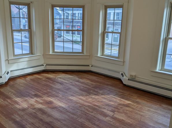 201 W King St #2