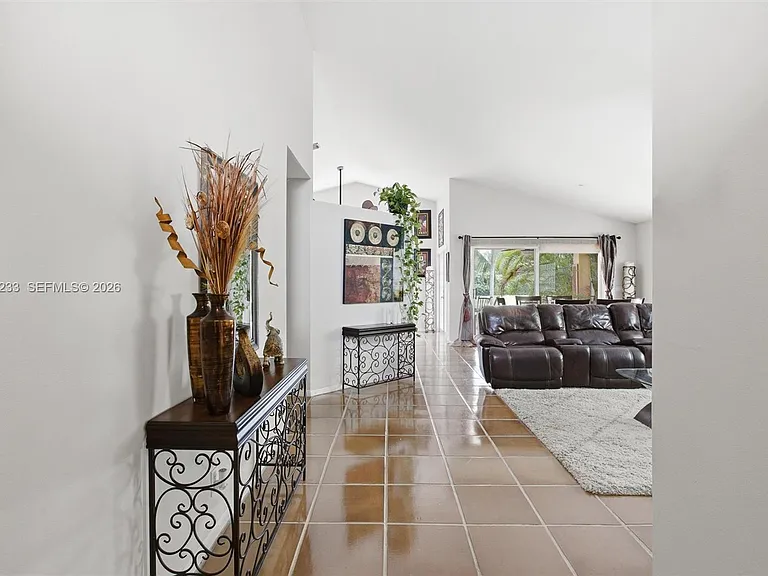 411 Bermuda Springs Dr — Photo 13