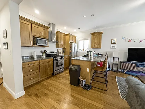 123 Webster Ave #1 Photo 1