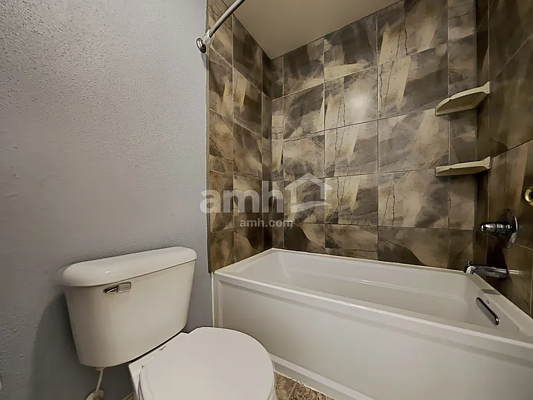 17633 Falling Leaf Ct — Photo 12