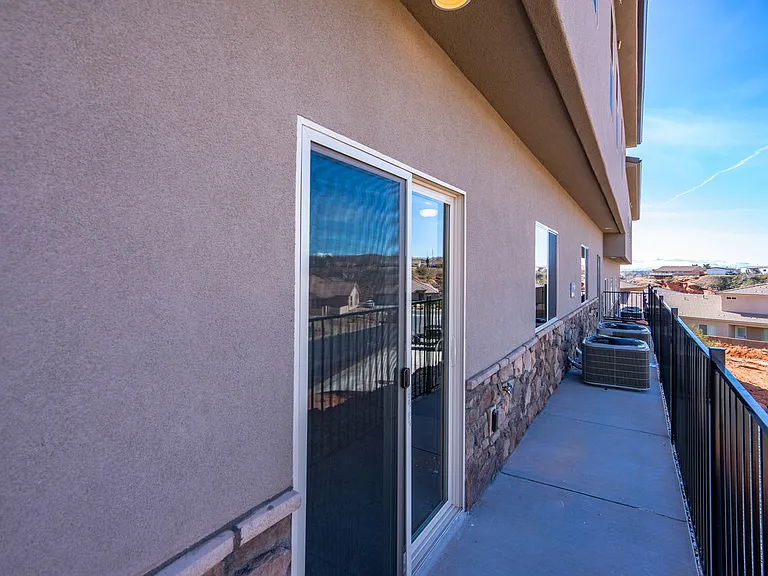 370 W Buena Vista Blvd #111 — Photo 43