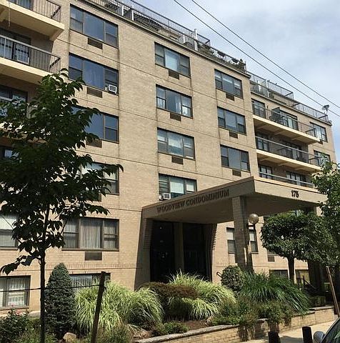 1st image of 175 Zoe St APT 3A