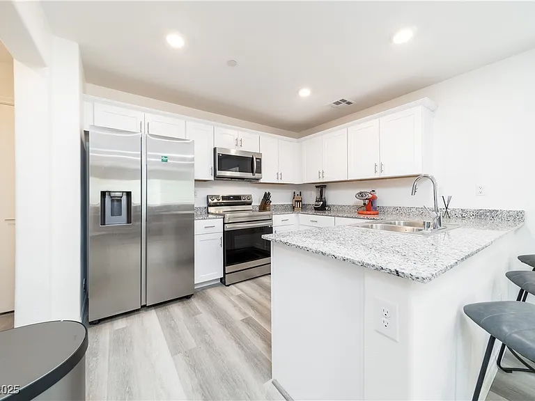 2849 Desert Mosaic Ln #5 — Photo 4