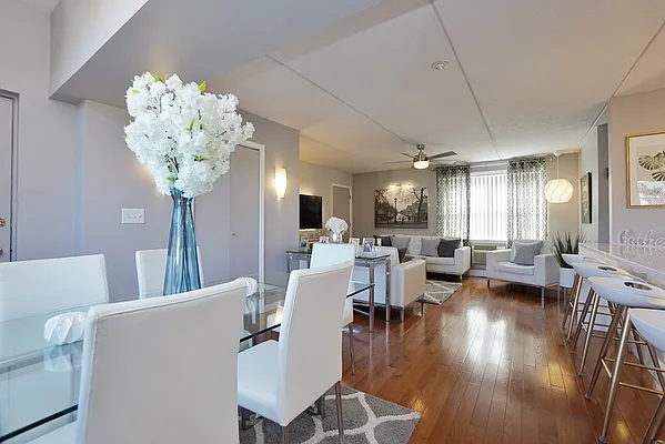 Sold by Remax Edge | media 7