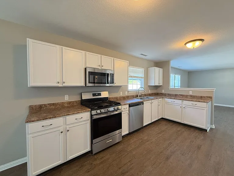420 Smokey Hill Rd — Photo 10