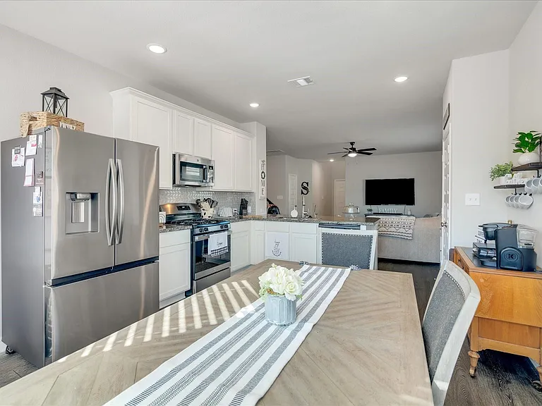 8426 Moonlight Bay Cir — Photo 19