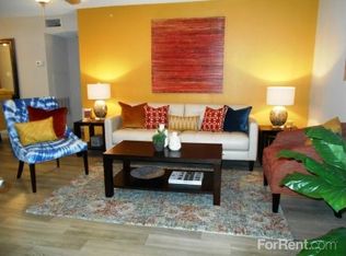 1020 Maplebrook Dr, Fishers, IN 46038