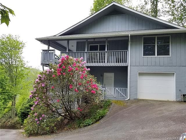 2nd image of 825 Hemlock Dr