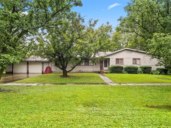 204 4th St NW, Mitchellville, IA 50169