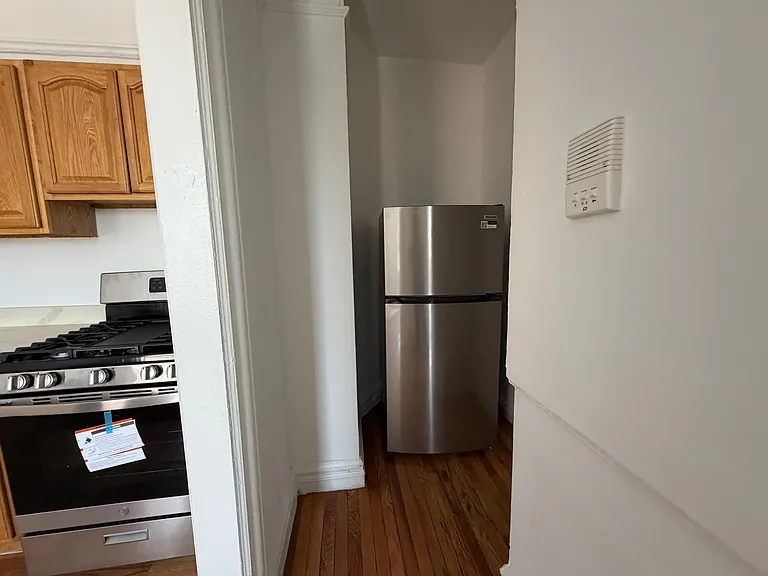 2387 Morris Ave #C4 — Photo 3