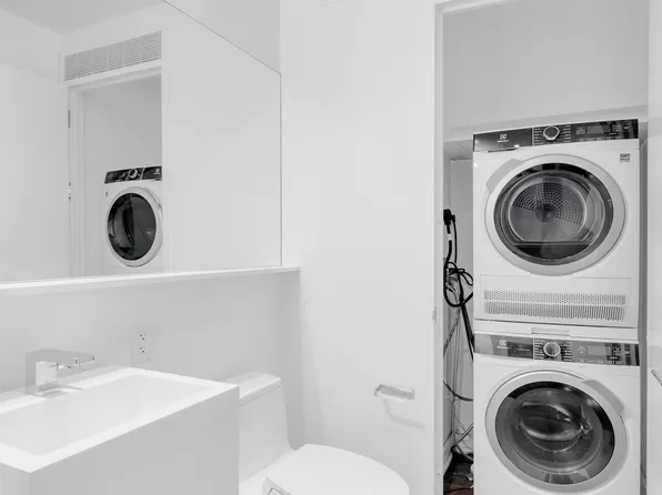 101 Warren Street image 6 of 6