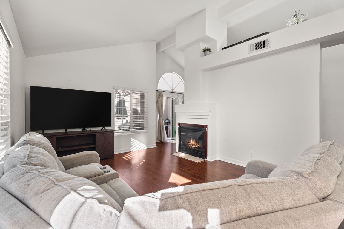 next background image