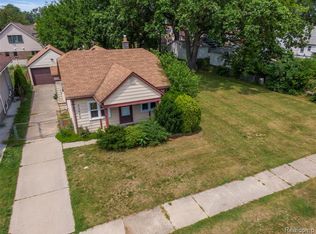 25040 Doxtator St, Dearborn, MI 48128