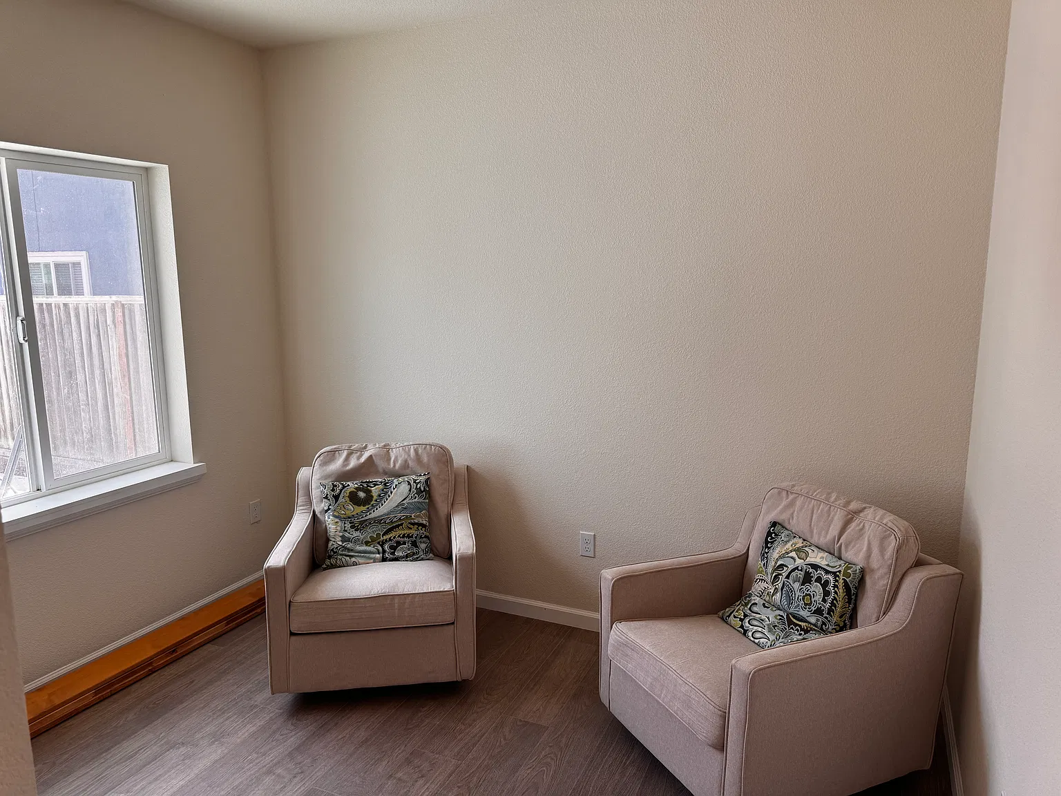 2 bed, 750 sqft, $2,400 — Photo 3