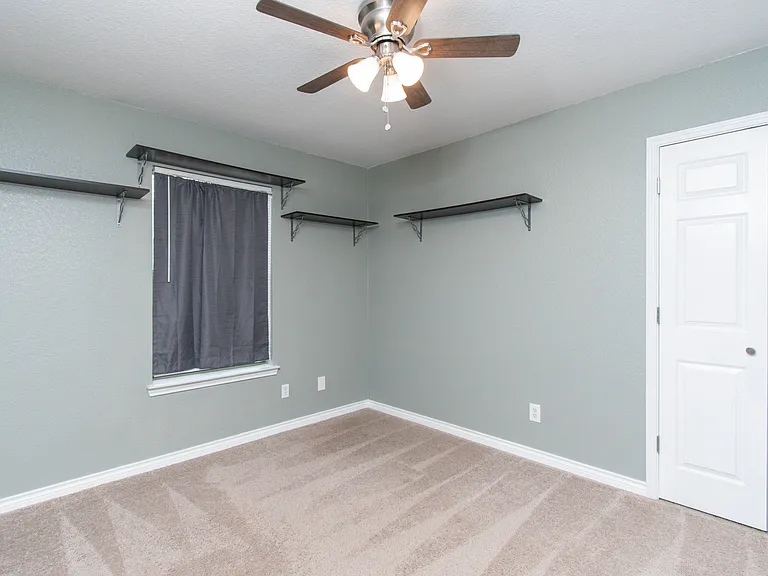 2001 Matt Dr — Photo 13