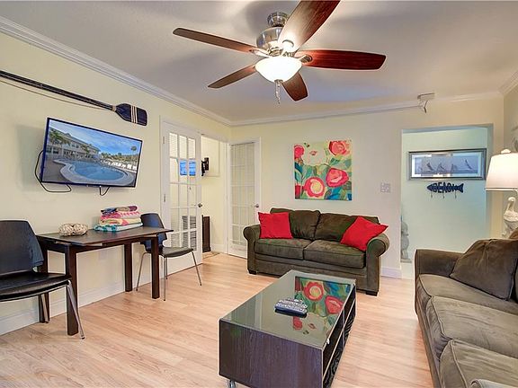3rd image of 530 Mandalay Ave #204