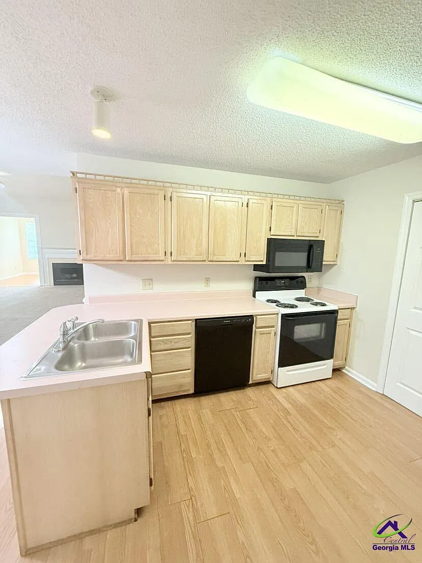 2 bed, 2.0 bath, 1365 sqft, $1,325 — Photo 4